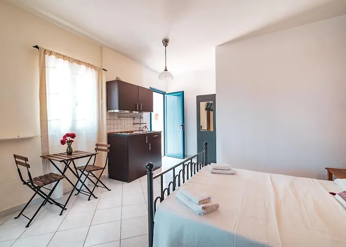 Philyra Appartments 2*