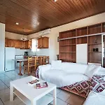 Philyra Appartments 2*