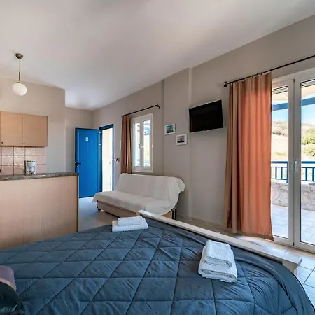 Philyra Appartments 2*