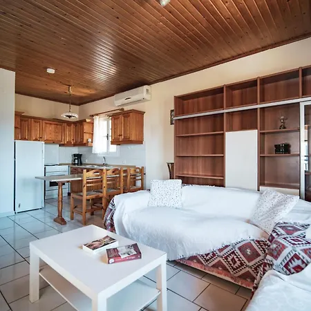 Philyra Appartments 2*